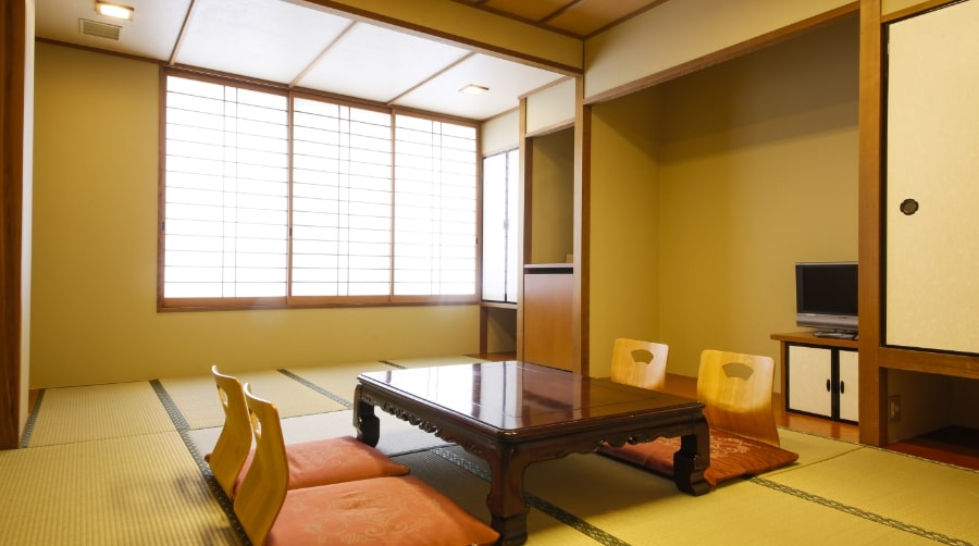 Japanese Room (equipped with a family bath)